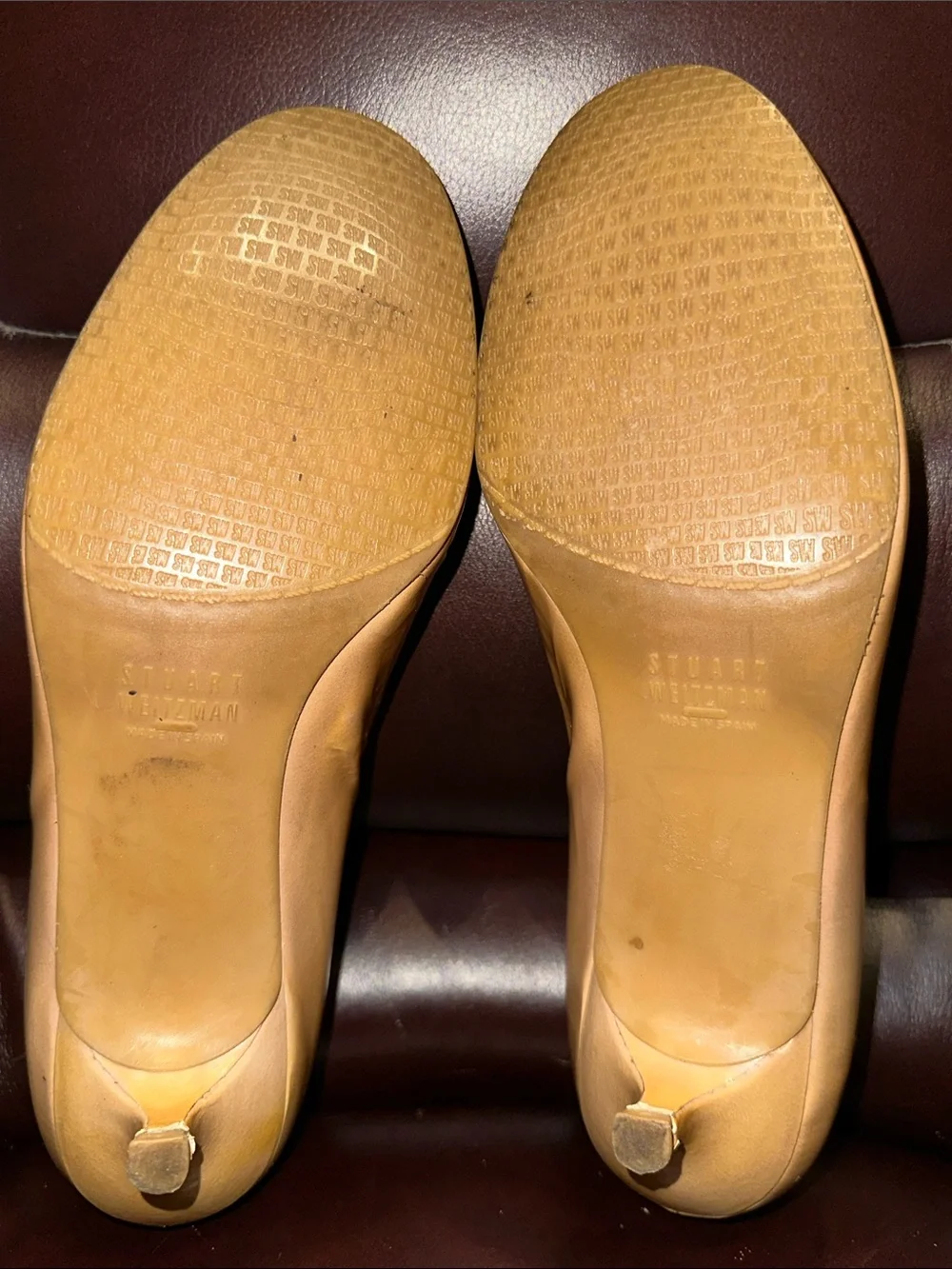 Stuart Weitzman Nude Patent Leather Kitten Heels - Picture 16 of 16